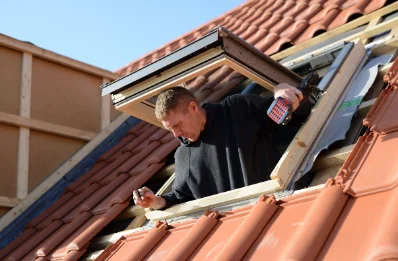 Pose de fenêtres de toit Velux aux Ventes-de-Bourse